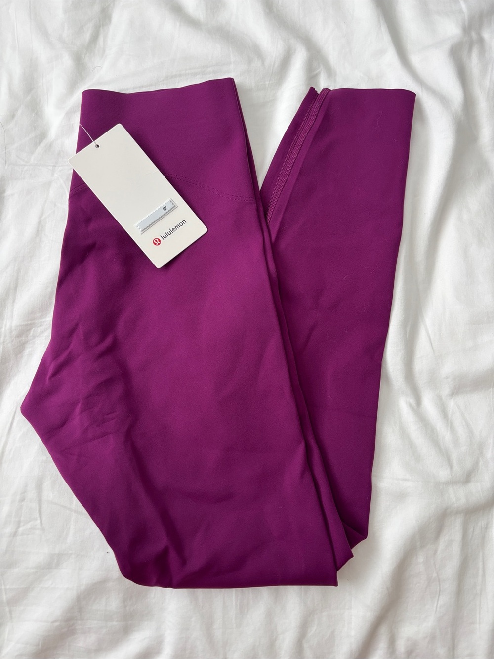 NWT lululemon athletica Magenta Glow Up HR Tight 28” Leggings